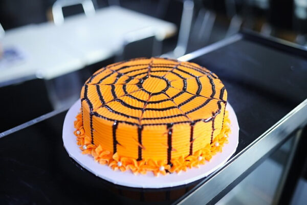38 CAKE (10 INCHES)