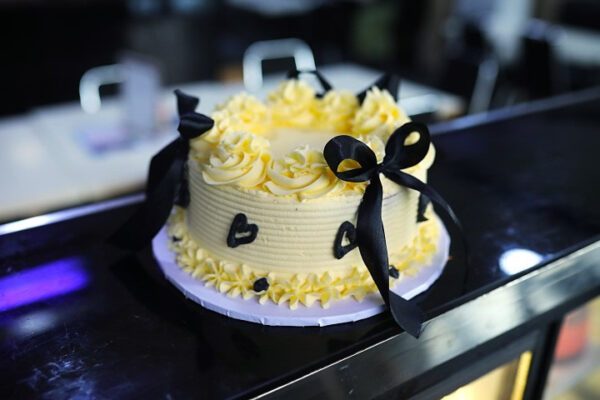 38 CAKE (8 INCHES)