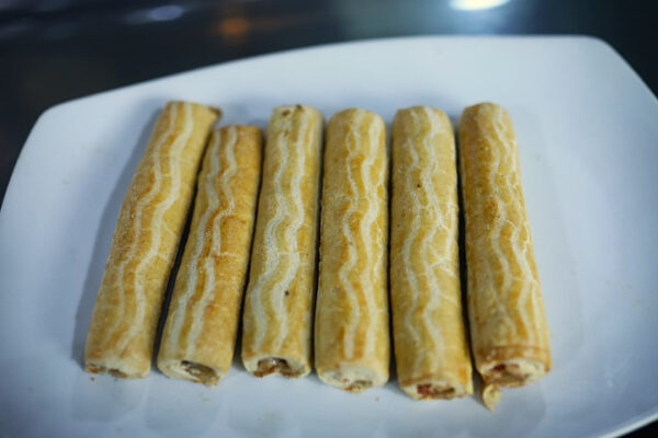 SMALL SAUSAGE (BEEF) ROLL